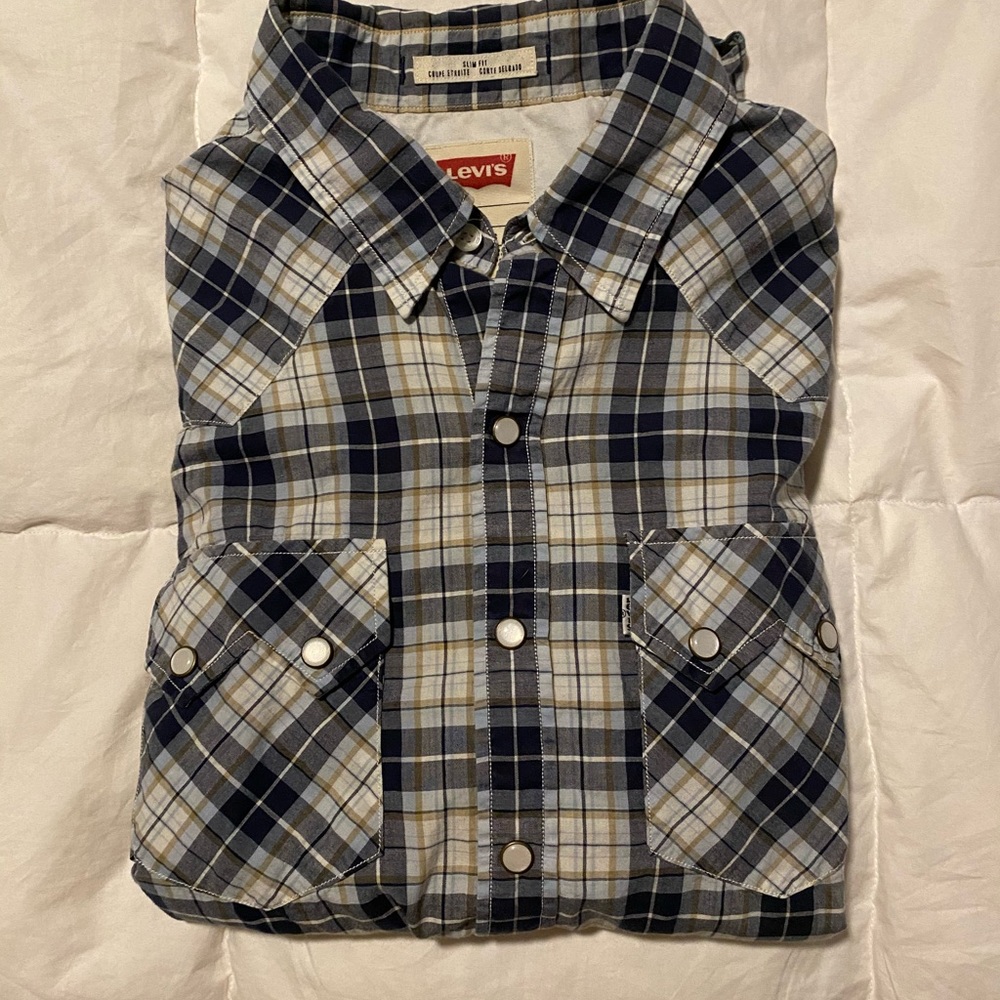 Levi’s button down - Picture 5 of 5